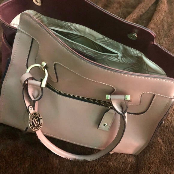 London Fog Handbags - 🔥 FLASH SALE 🔥 London Fog handbag